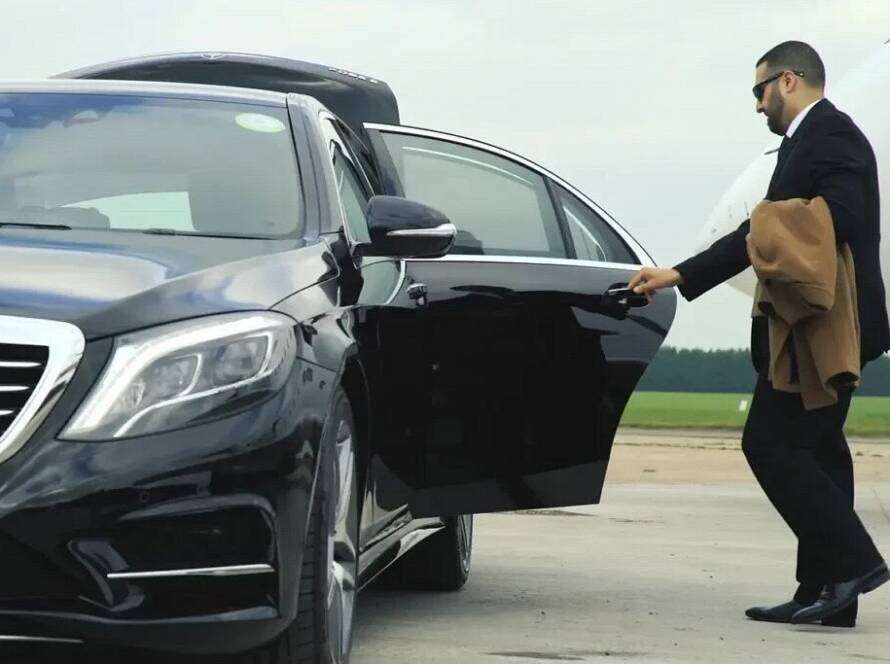 Chauffeur Service In Paris
